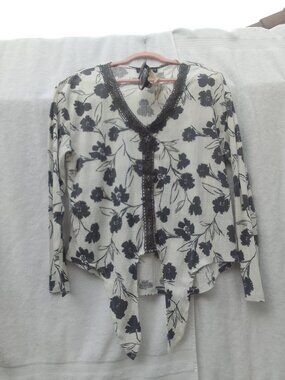 Bundle trendy/matching sunglasses&luxury stylish softcotton lace blouse